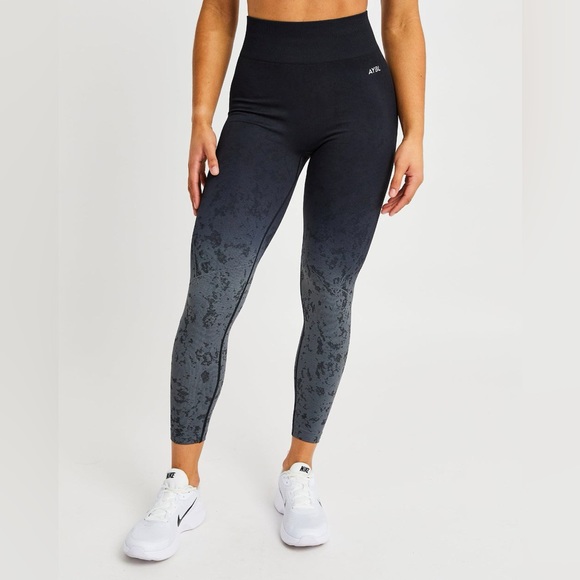 AYBL ombre Seamless Leggings Black brand new size small - Picture 1 of 3